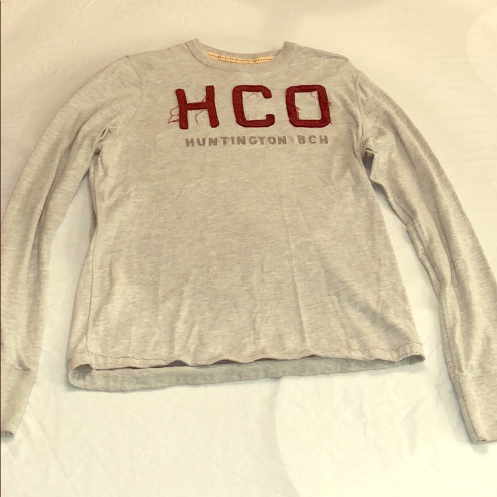 Gray Hollister long sleeve t-shirt with maroon